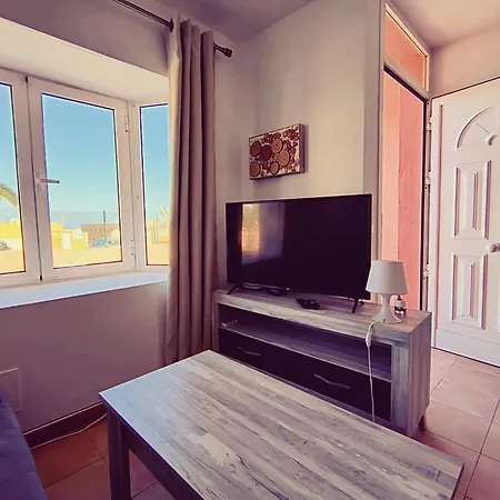 Διαμέρισμα Casa Noble - Pool -wifi - Uk Tv